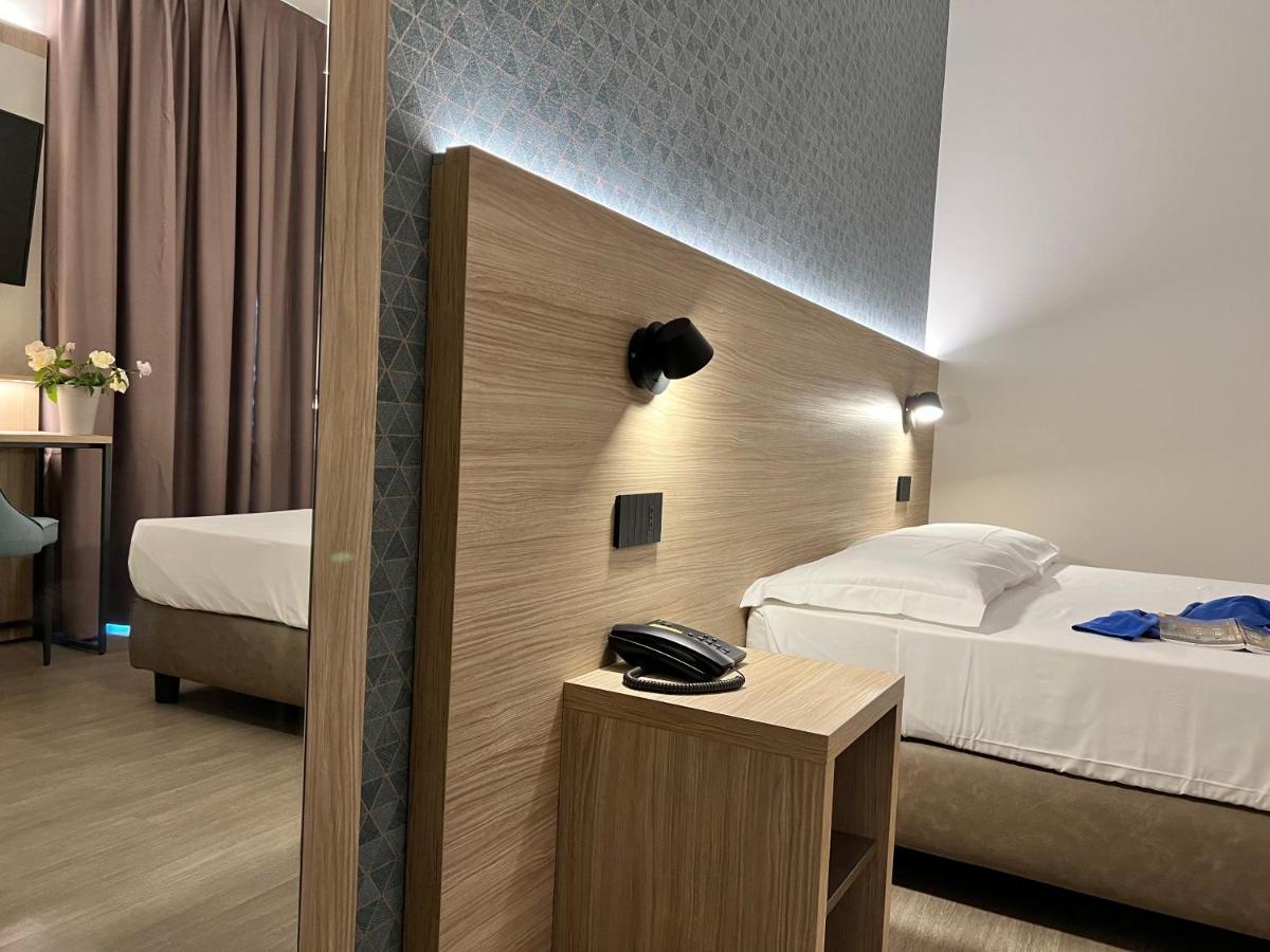 Hotel Gardenia Романо-Канавезе Экстерьер фото